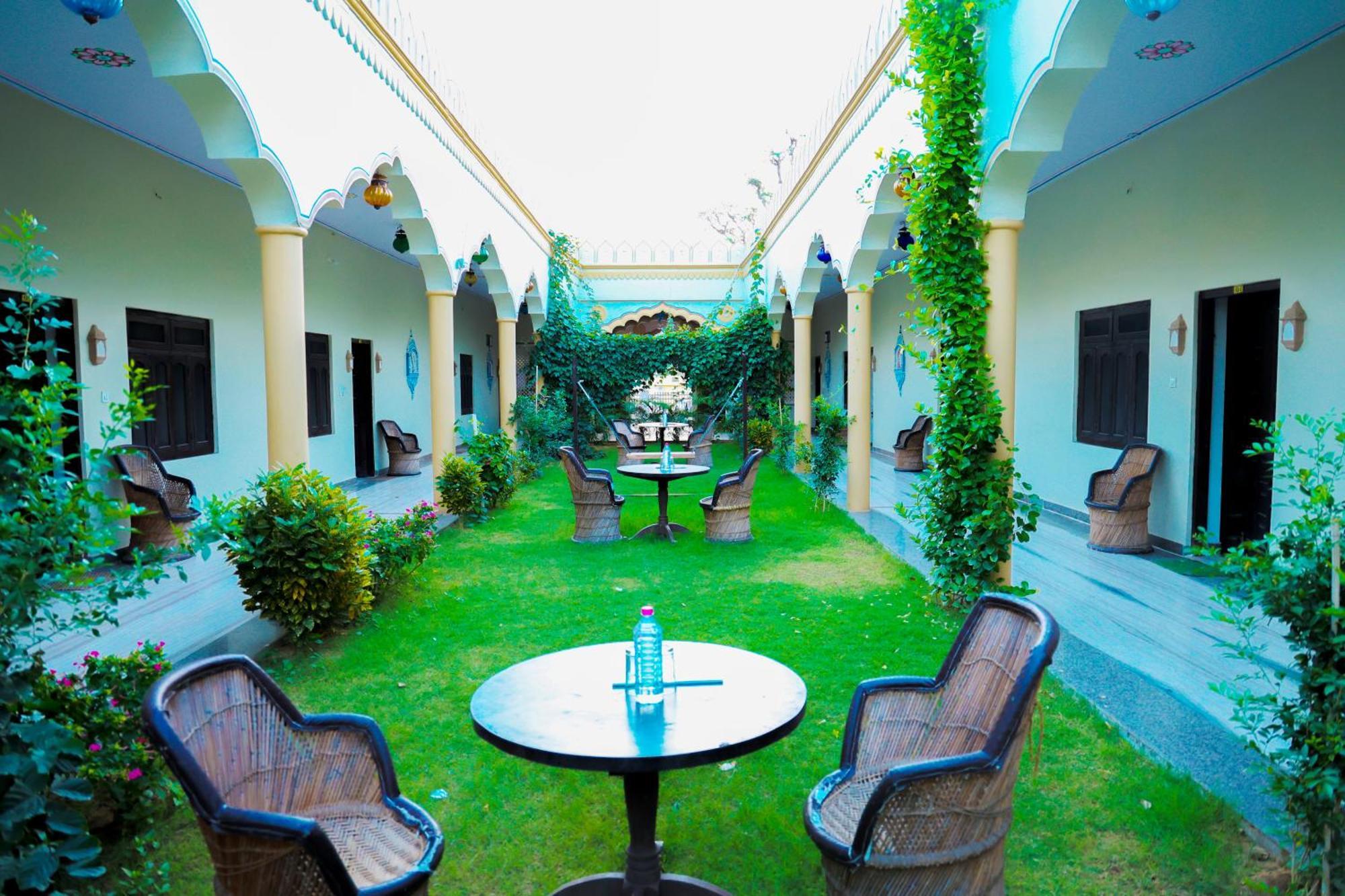 Hotel Mewad Haveli Пушкар Экстерьер фото