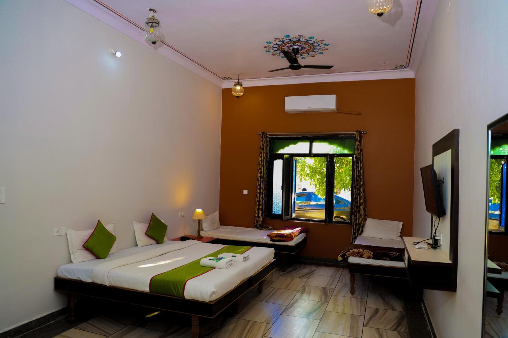 Hotel Mewad Haveli Пушкар Экстерьер фото