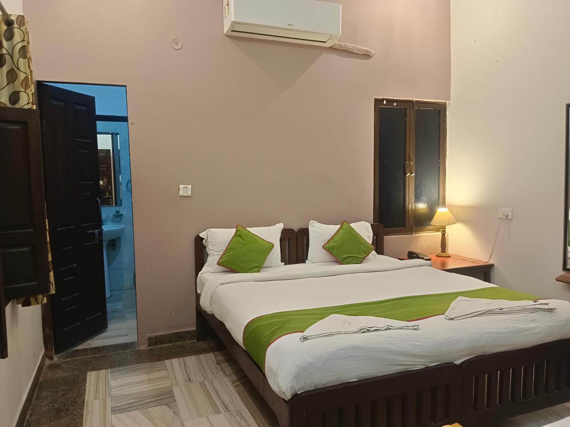 Hotel Mewad Haveli Пушкар Экстерьер фото