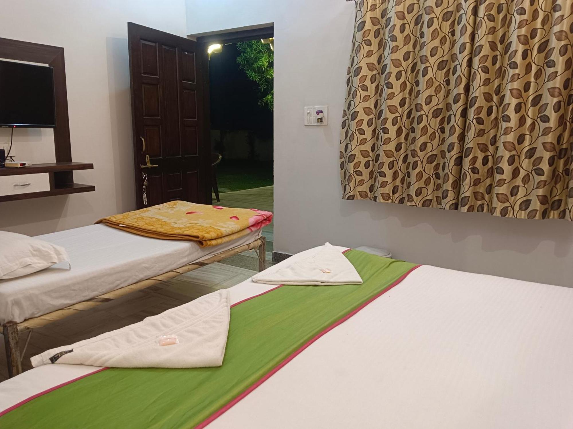 Hotel Mewad Haveli Пушкар Экстерьер фото