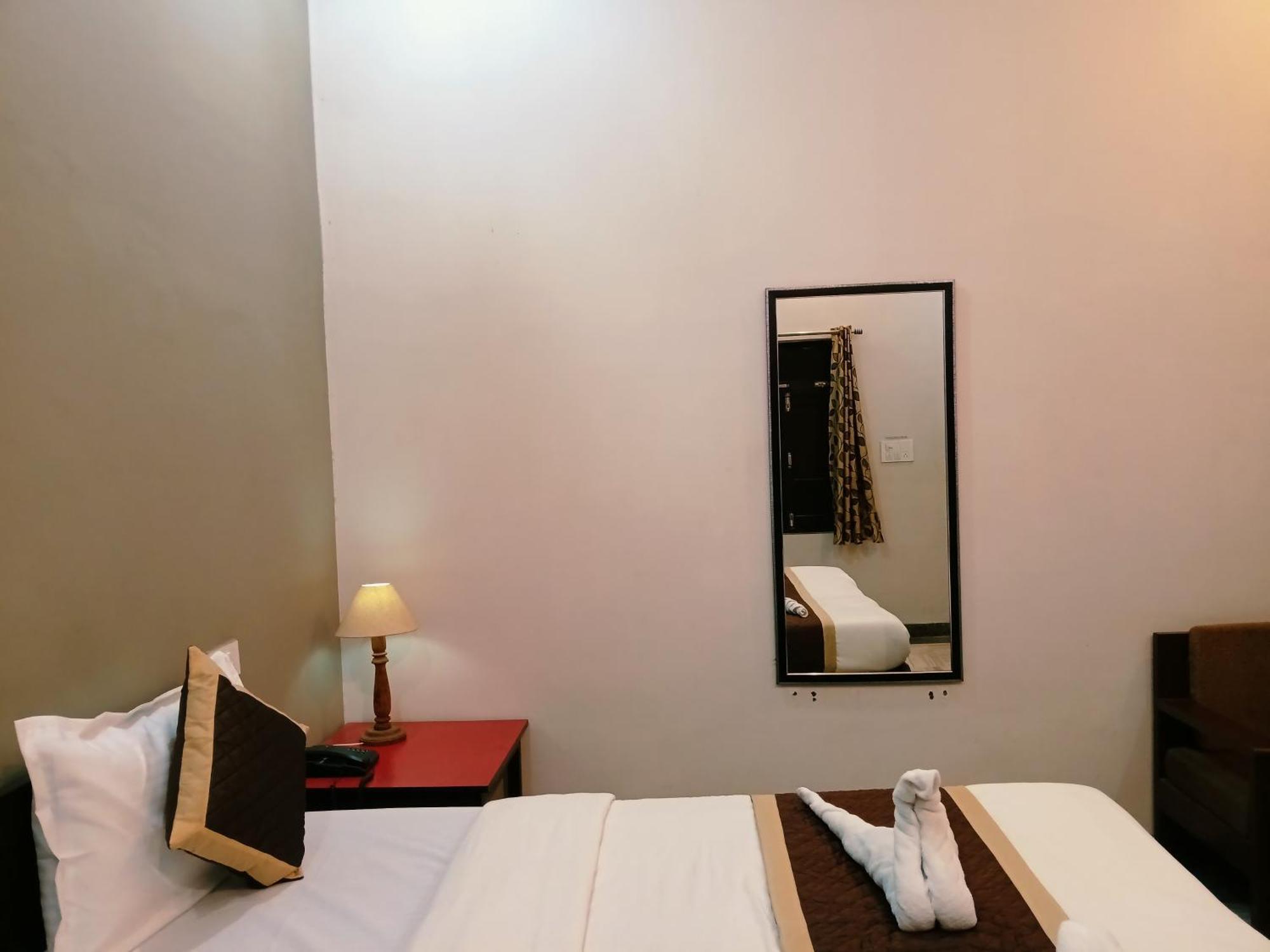 Hotel Mewad Haveli Пушкар Экстерьер фото