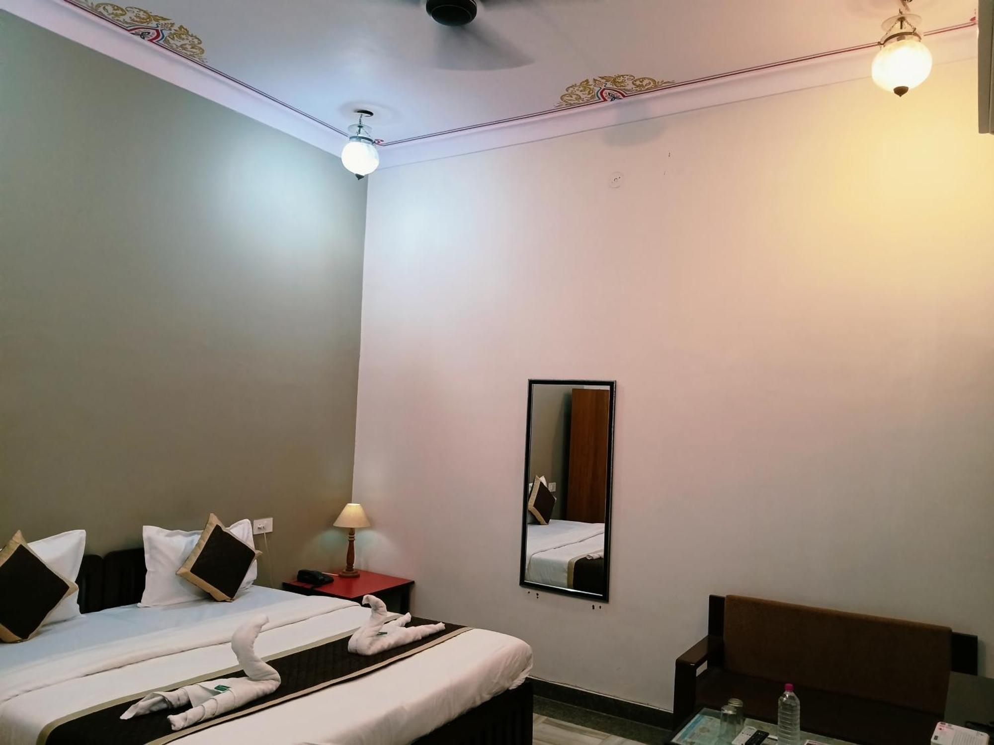 Hotel Mewad Haveli Пушкар Экстерьер фото